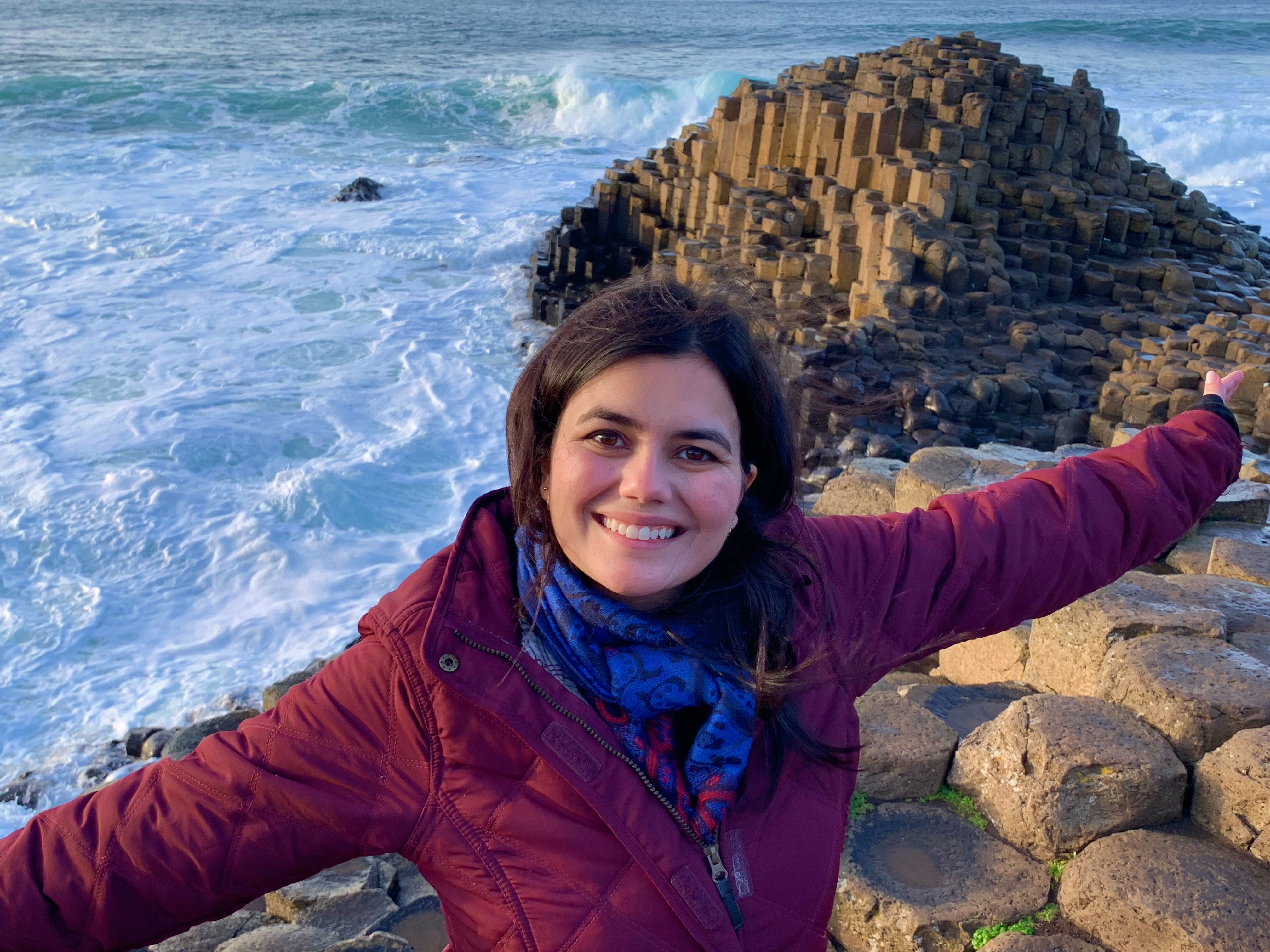 Pequena na Calçada dos Gigantes